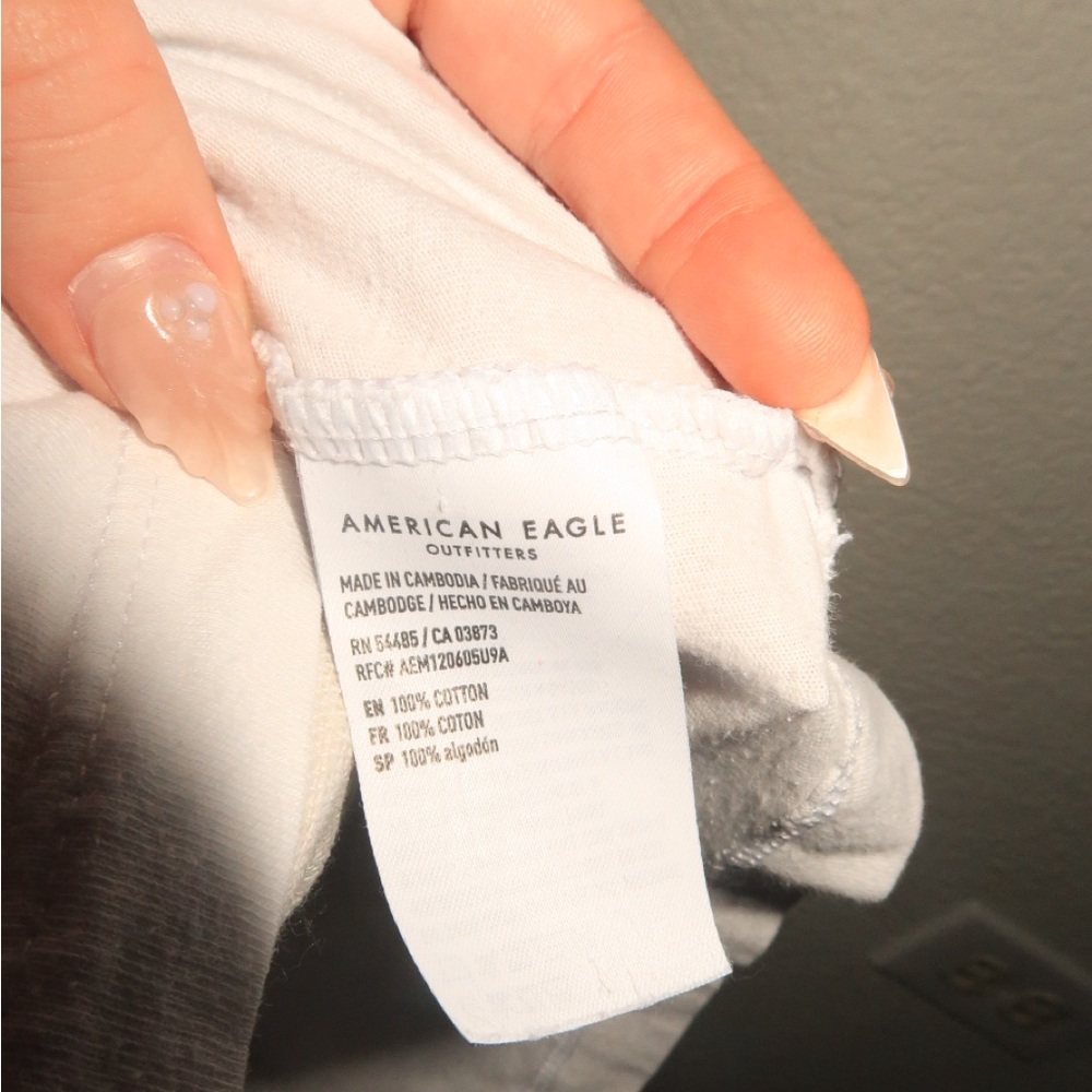 American Eagle Outfitters White Short-Sleeve Tee with Pocket Smiley - Picture 5 of 9